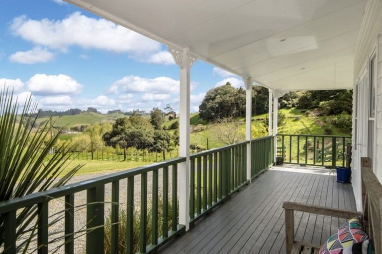 Photo of property in 187 Kimptons Road, Brookby, Manurewa, 2576