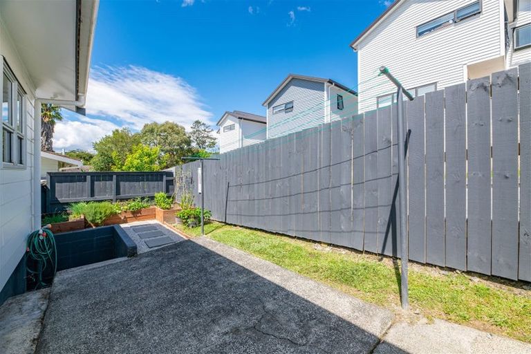 Photo of property in 2/45 Reynella Drive, Massey, Auckland, 0614