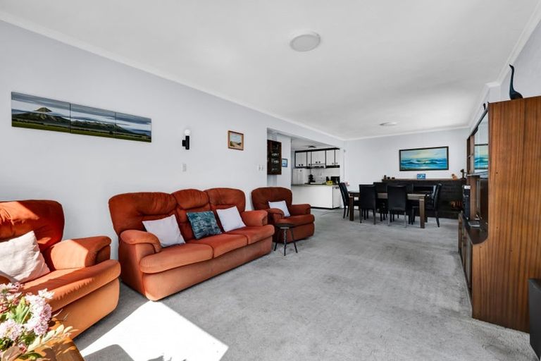 Photo of property in 10 Lawry Street, Moturoa, New Plymouth, 4310