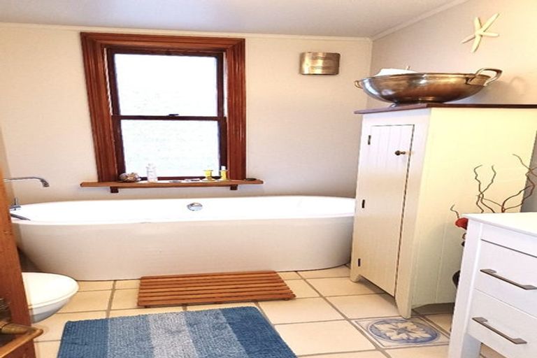 Photo of property in 14 Dorking Road, Brooklyn, Wellington, 6021