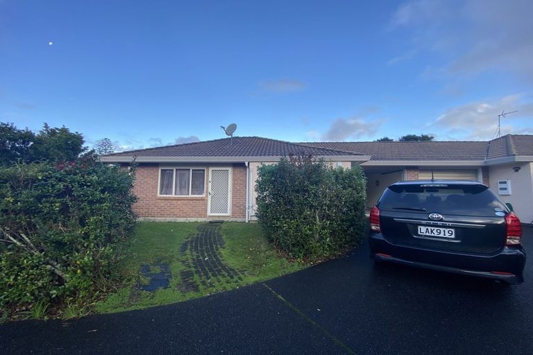 Photo of property in 4/43 Fruitvale Road, New Lynn, Auckland, 0600
