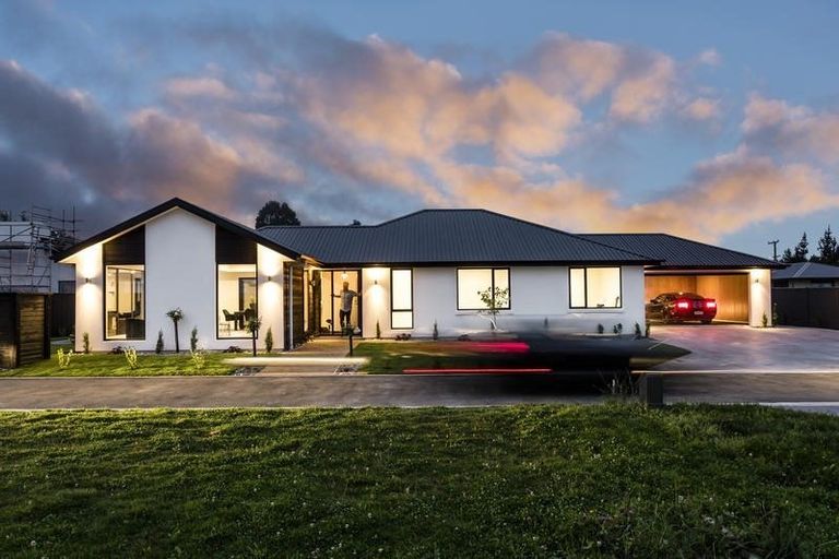 Photo of property in 12 Mellay Mews, Mosgiel, 9024