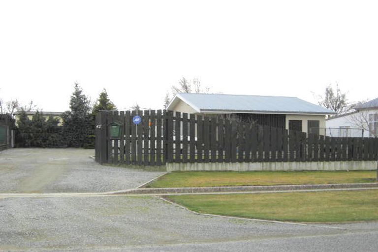 Photo of property in 1 Mckenzie Street, Fairlie, 7925