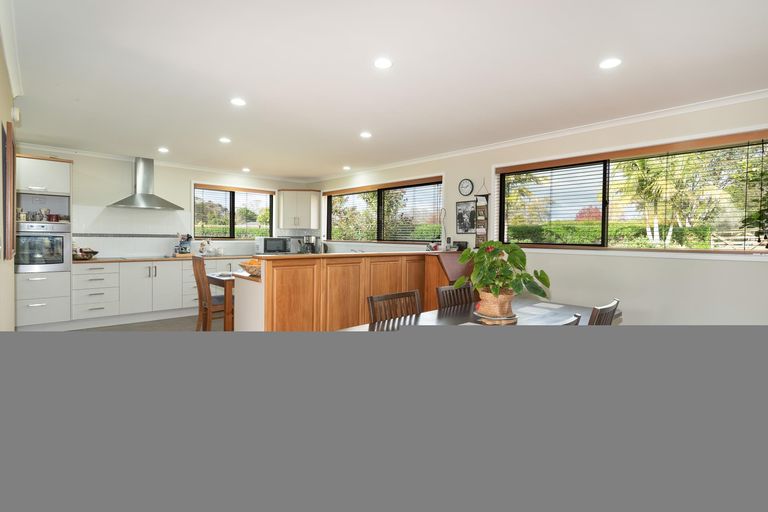 Photo of property in 6 Okura Drive, Kerikeri, 0230