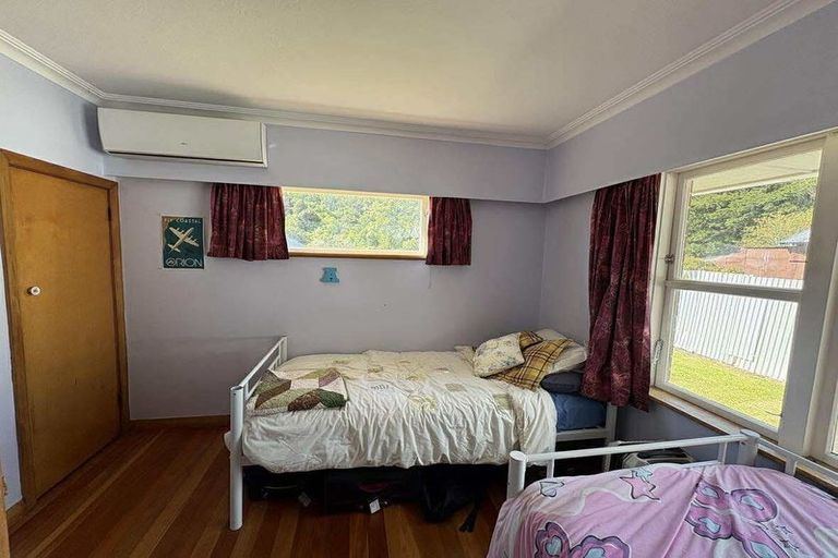 Photo of property in 89 Plateau Road, Te Marua, Upper Hutt, 5018