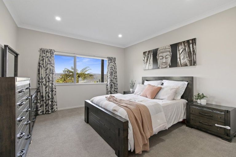 Photo of property in 34 Arahiwi Grove, Tirohanga, Lower Hutt, 5010