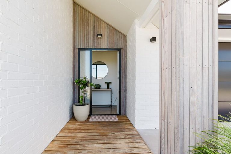 Photo of property in 12 Iwi Road, Baverstock, Hamilton, 3200