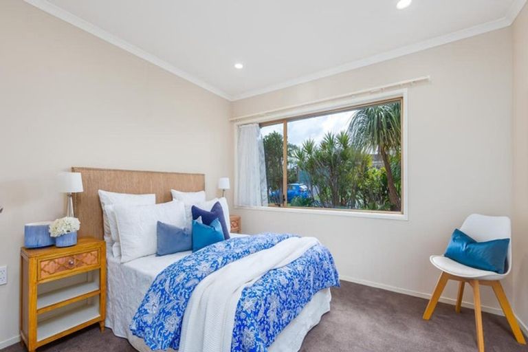 Photo of property in 3 Serrita Avenue, Sunnyhills, Auckland, 2010