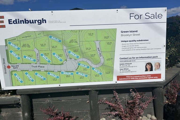 Photo of property in 5 Ella Lane, Green Island, Dunedin, 9018