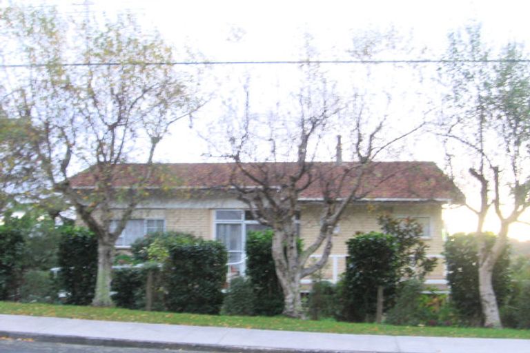 Photo of property in 14 Huia Street, Waikanae, 5036