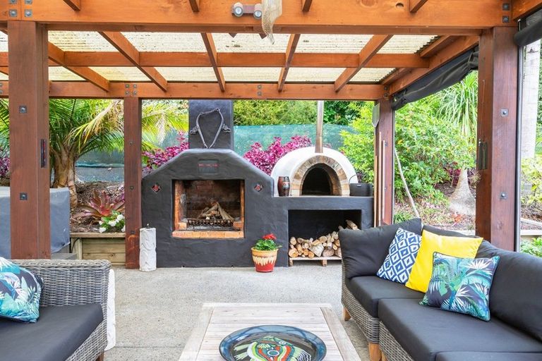 Photo of property in 56 Old Waipu Road, Mangawhai, 0505