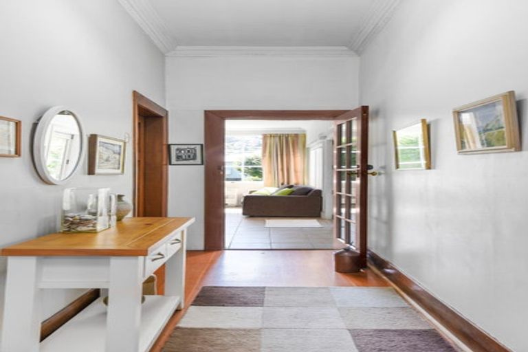 Photo of property in 24 Sandringham Street, Saint Clair, Dunedin, 9012