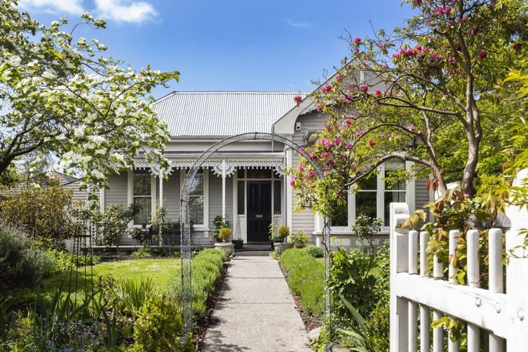 Photo of property in 86 Colombo Street, Beckenham, Christchurch, 8023