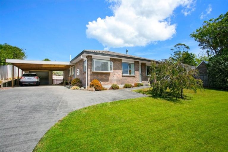 Photo of property in 120 Glen Road, Ranui, Auckland, 0612
