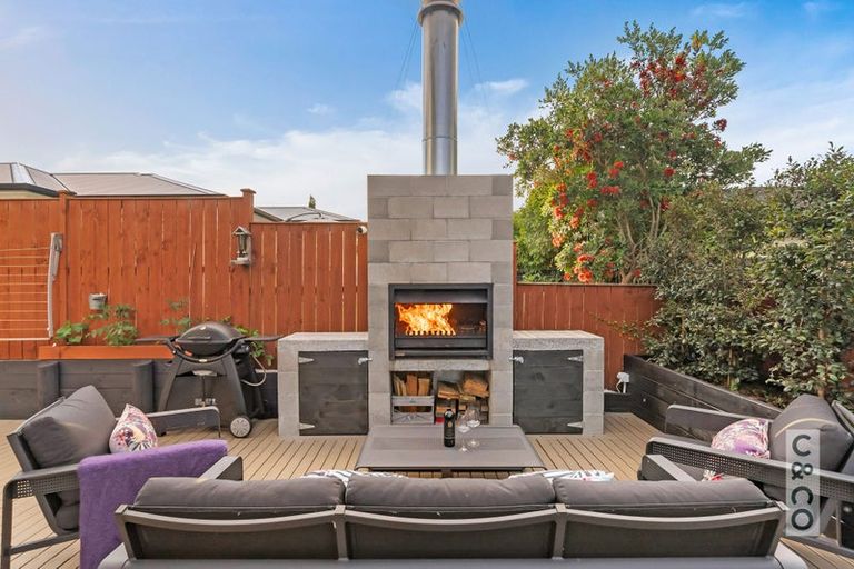 Photo of property in 37 Nobilo Road, Kumeu, 0810