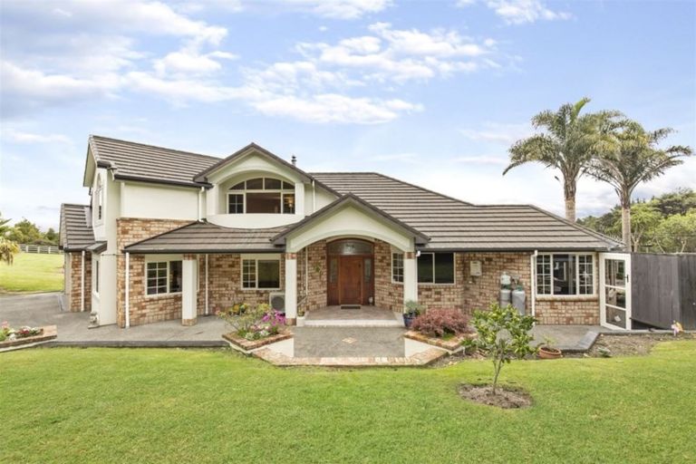 Photo of property in 54 Pinetone Road, Kumeu, 0892