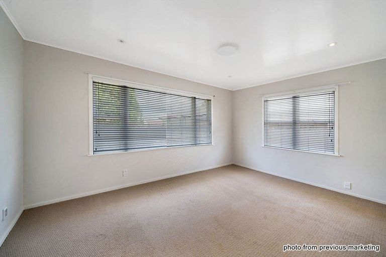 Photo of property in 16 Coniston Avenue, Te Atatu South, Auckland, 0610