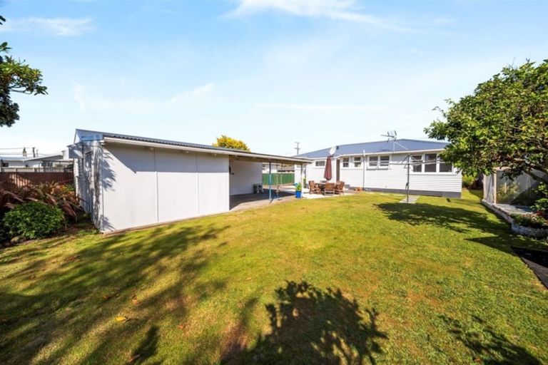 Photo of property in 114 Fairfield Road, Hawera, 4610