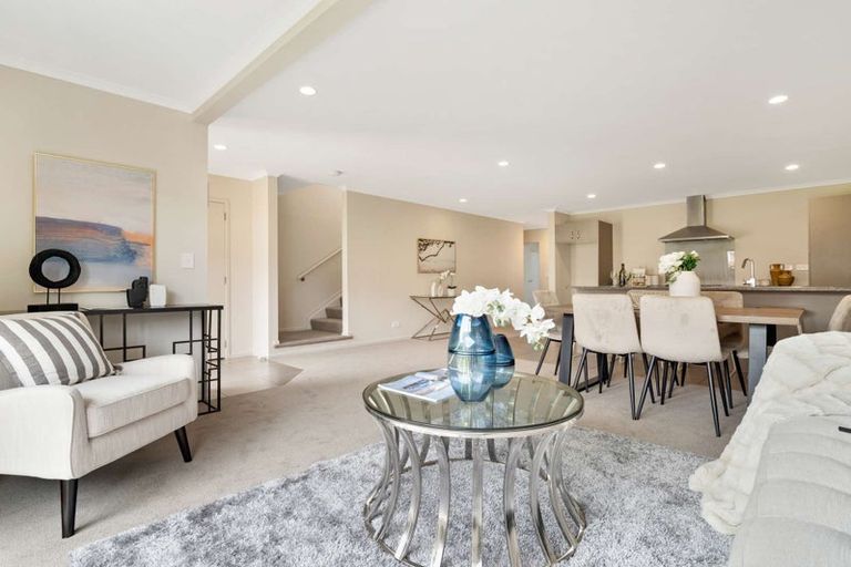 Photo of property in 18 Akeake Lane, Manurewa, Auckland, 2102