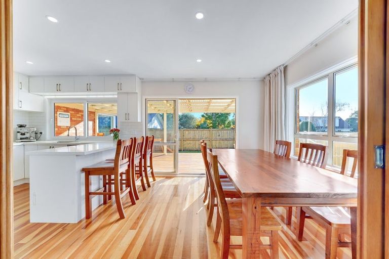 Photo of property in 28 Sandspit Road, Waiuku, 2123