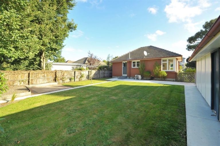 Photo of property in 6 Kinnaird Place, Hillmorton, Christchurch, 8025