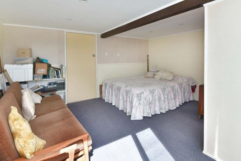 Photo of property in 18 Cedar Terrace, Stanmore Bay, Whangaparaoa, 0932