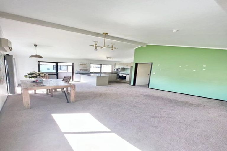 Photo of property in 2/248 Pakuranga Road, Pakuranga Heights, Auckland, 2010