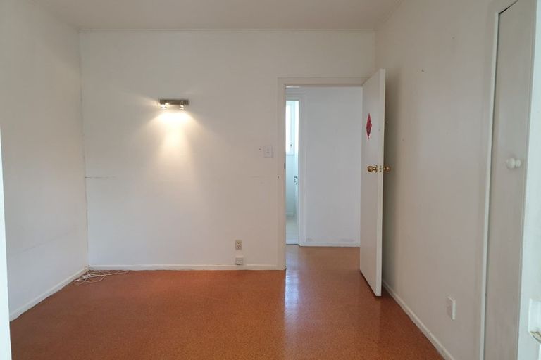 Photo of property in 40 Holland Road, Hillcrest, Auckland, 0627