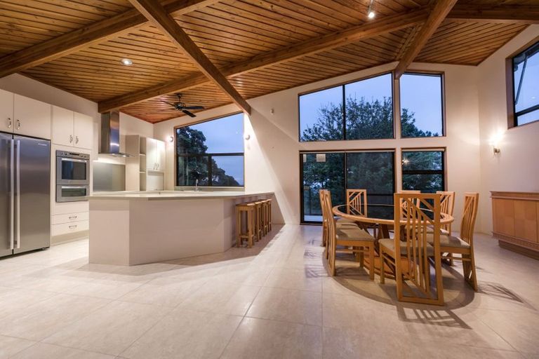 Photo of property in 453 East Coast Road, Murrays Bay, Auckland, 0630