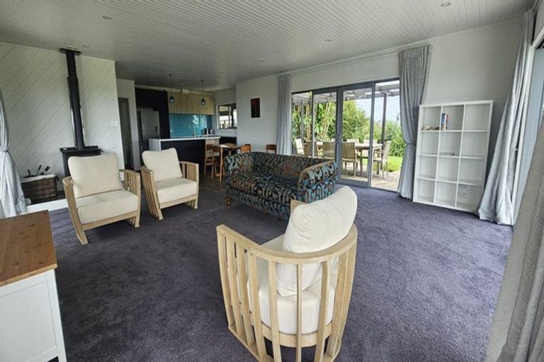 Photo of property in 215 Cove Road, Waipu, 0582
