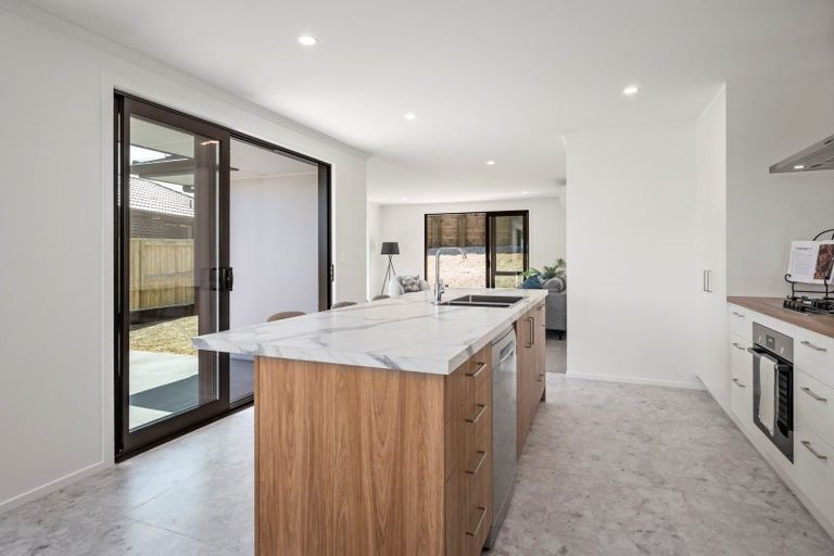 Photo of property in 44 Kohekohe Drive, Owhata, Rotorua, 3010