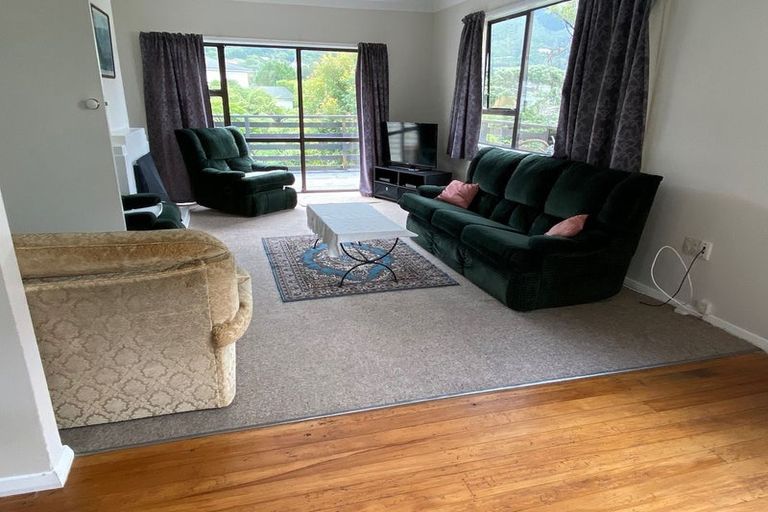 Photo of property in 22 The Drive, Tawa, Wellington, 5028