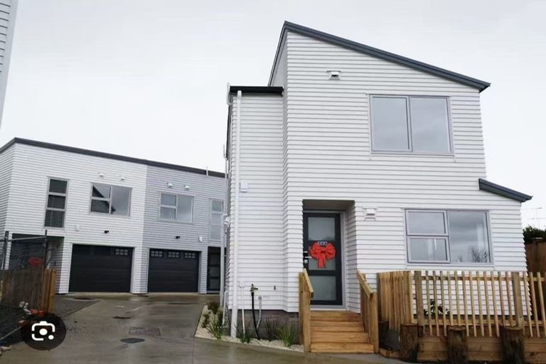 Photo of property in 14a La Perouse Street, Botany Downs, Auckland, 2010