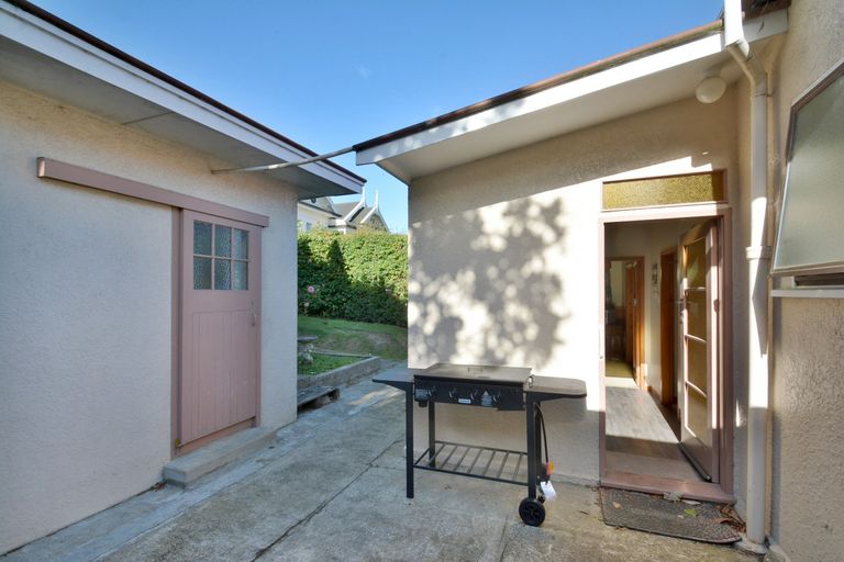 Photo of property in 25 Kaikorai Valley Road, Kaikorai, Dunedin, 9010