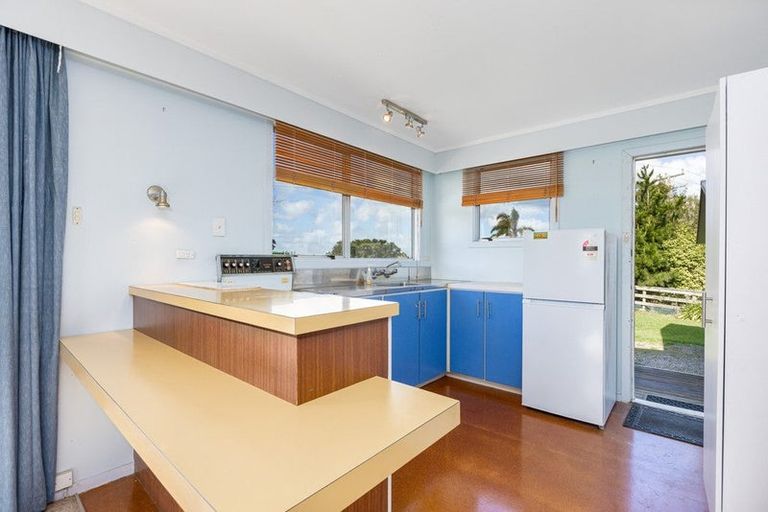 Photo of property in 2 Okahukura Road, Tapora, Wellsford, 0977