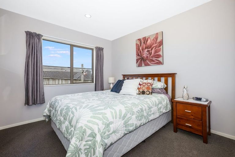 Photo of property in 33 Kahurangi Heights, Aotea, Porirua, 5024