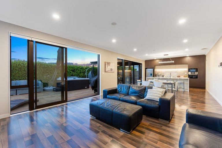 Photo of property in 17 Tawatawa Street, Long Bay, Auckland, 0630