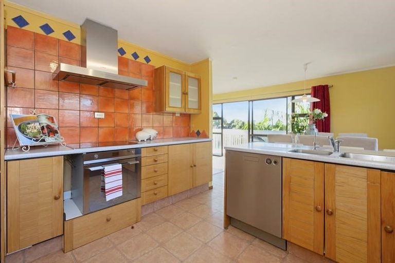 Photo of property in 1/85 Haseler Crescent, Howick, Auckland, 2014