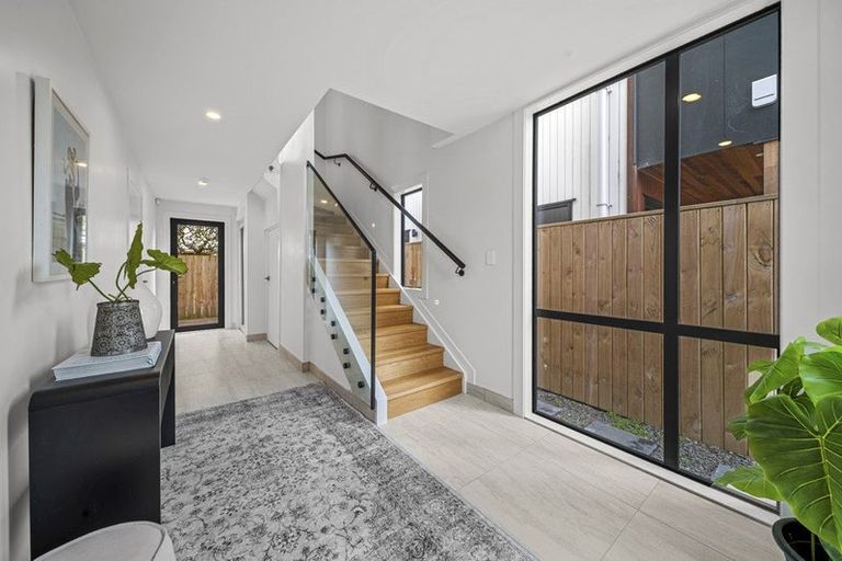 Photo of property in 5b Lomond Street, Takapuna, Auckland, 0622