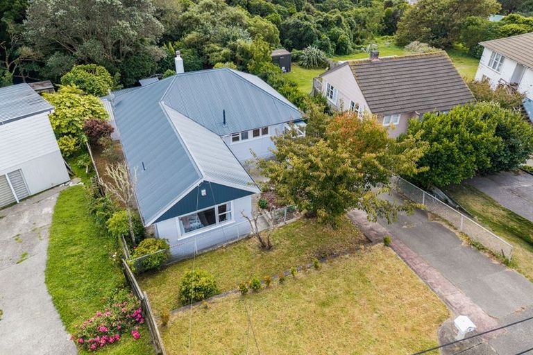 Photo of property in 8 Ngahue Crescent, Elsdon, Porirua, 5022