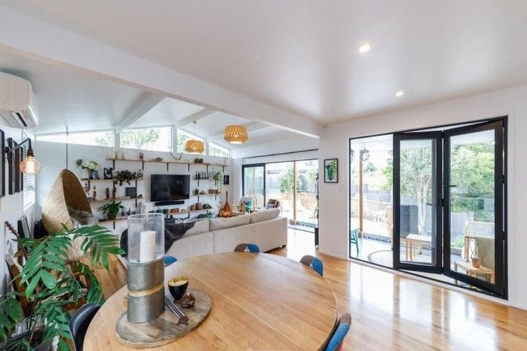 Photo of property in 24 Trent Avenue, Hokowhitu, Palmerston North, 4410