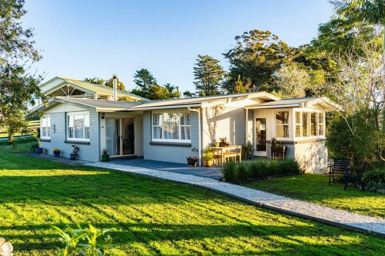 Photo of property in 84 Devich Road, Mangawhai, Wellsford, 0975