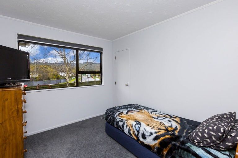 Photo of property in 3 Topaz Street, Birchville, Upper Hutt, 5018