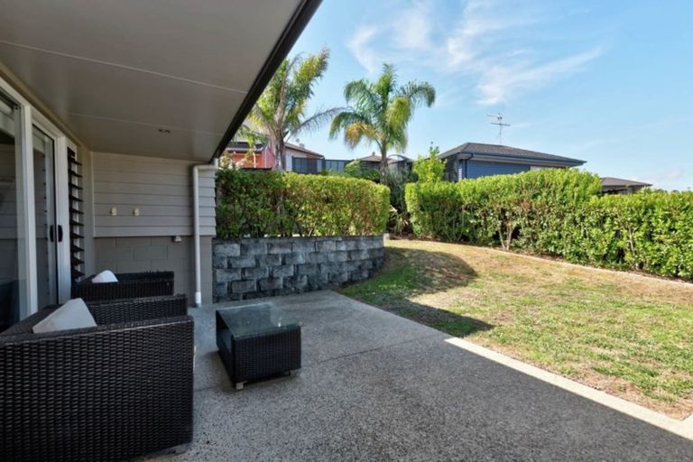 Photo of property in 13 Chateau Rise, Flat Bush, Auckland, 2016