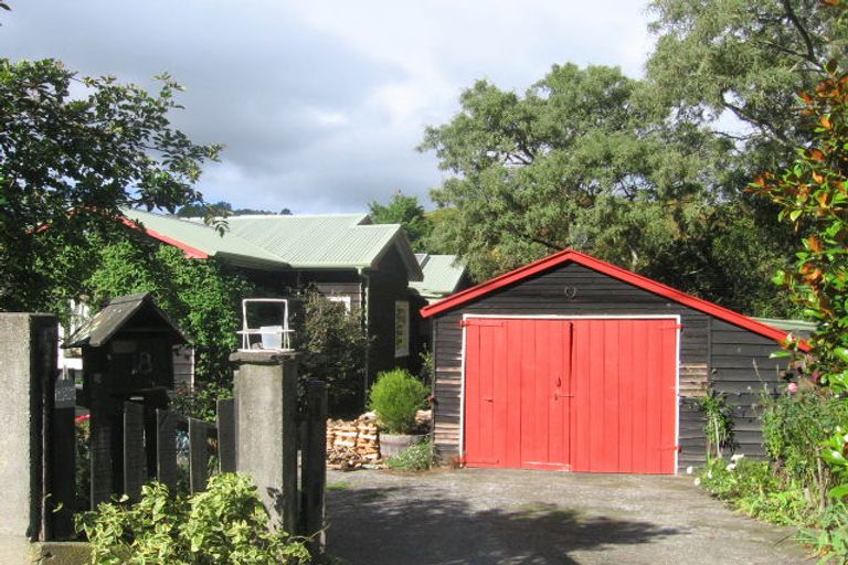 Photo of property in 18-20 Glenside Road, Glenside, Wellington, 6037