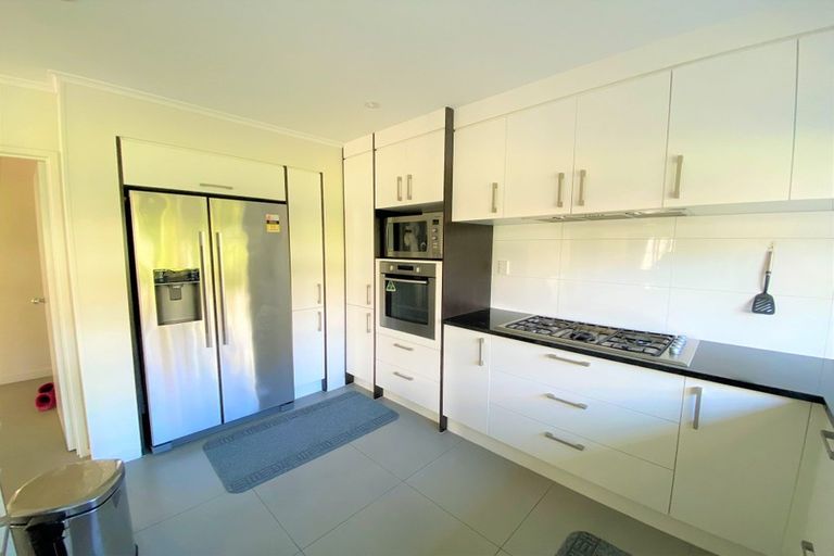 Photo of property in 78 Glenmore Road, Sunnyhills, Auckland, 2010