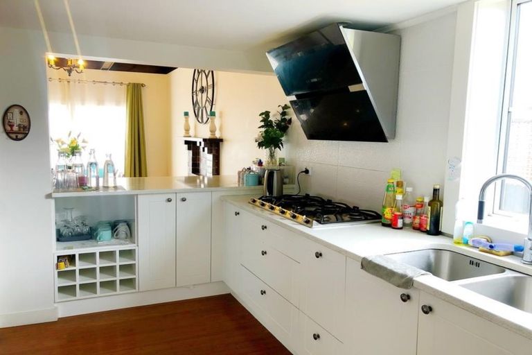 Photo of property in 397 Lake Road, Takapuna, Auckland, 0622