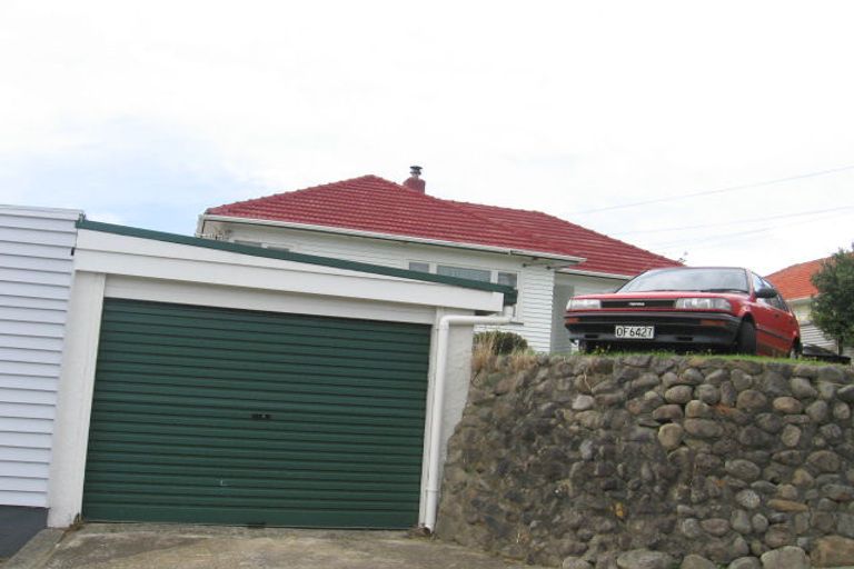 Photo of property in 6 Carleton Terrace, Tawa, Wellington, 5028