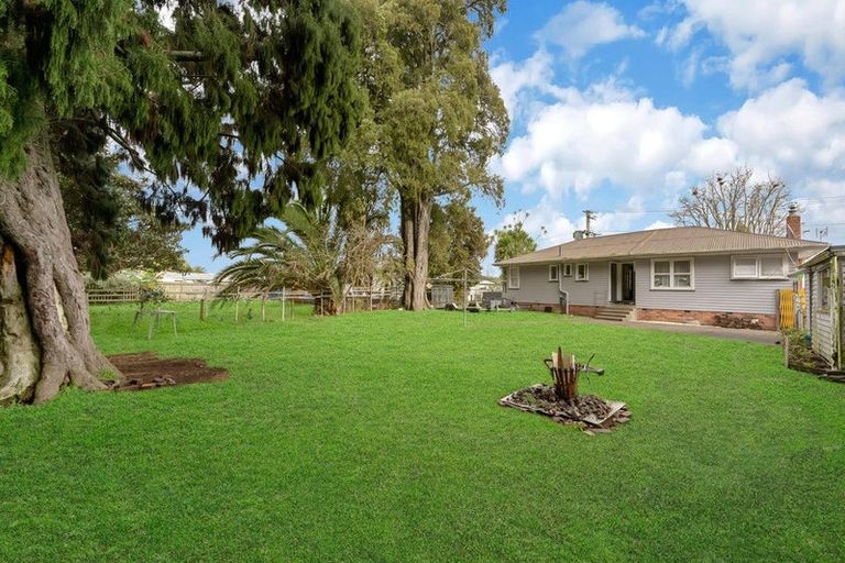 Photo of property in 48 Sutton Crescent, Papakura, 2110