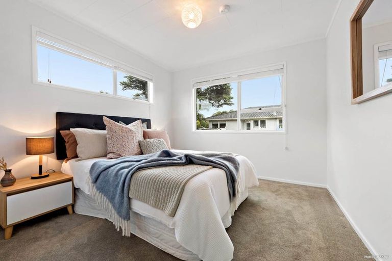 Photo of property in 17 Taioma Crescent, Te Atatu Peninsula, Auckland, 0610